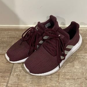 Adidas sneakers burgundy